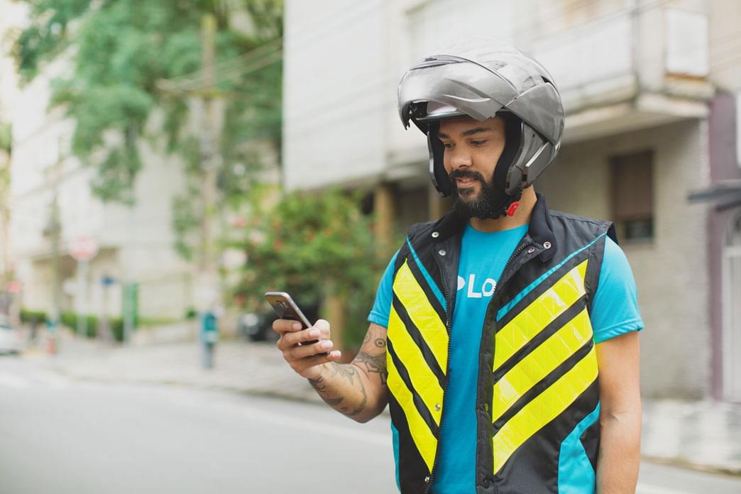 Motoboy avisa o imprevisto pela plataforma